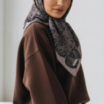 Zeren İnci Işıltısı Eşarp Füme